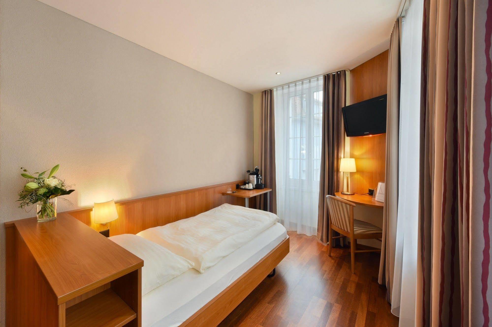 زوفينجن Apart Hotel Amadeo المظهر الخارجي الصورة