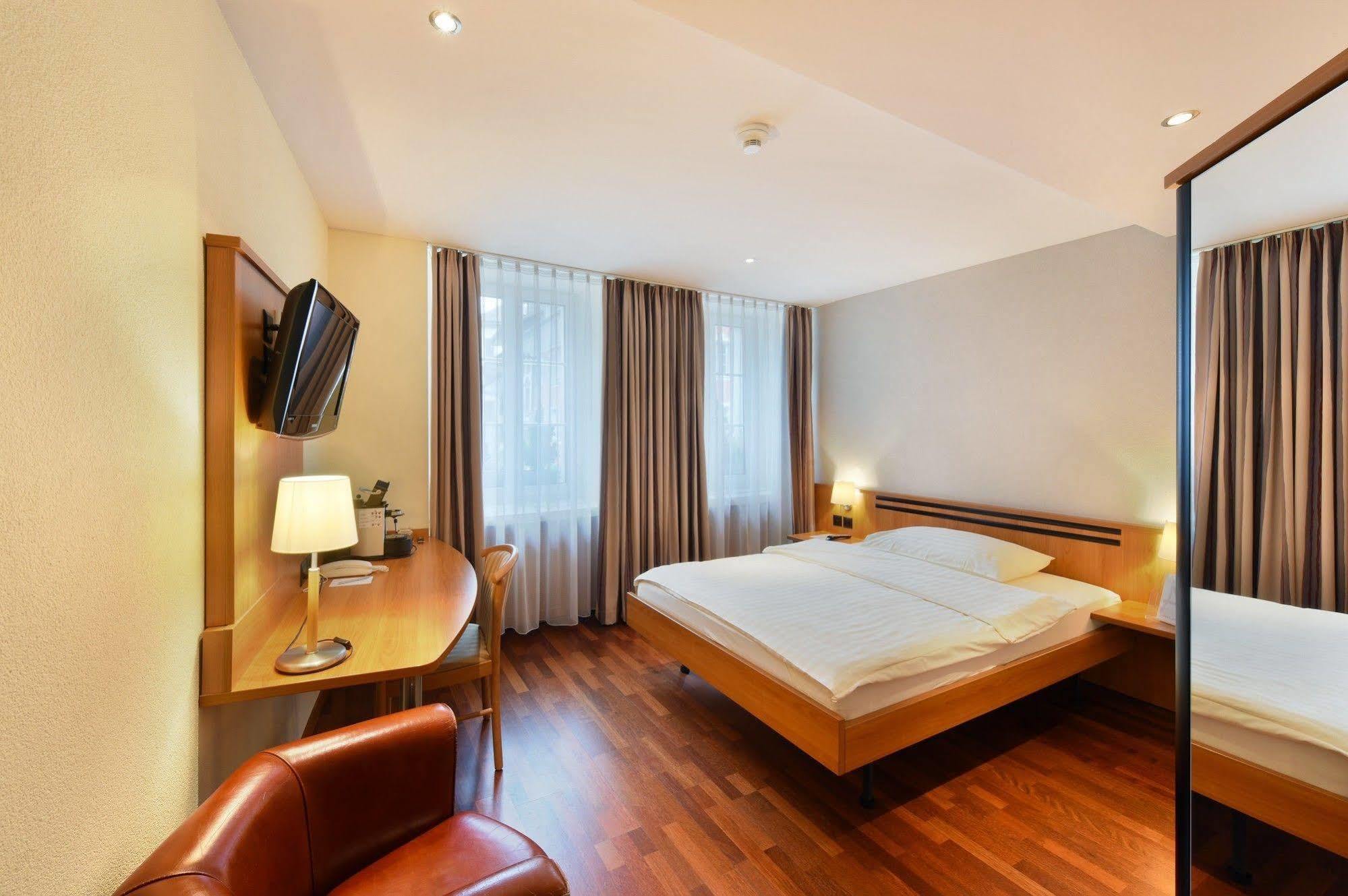 زوفينجن Apart Hotel Amadeo المظهر الخارجي الصورة