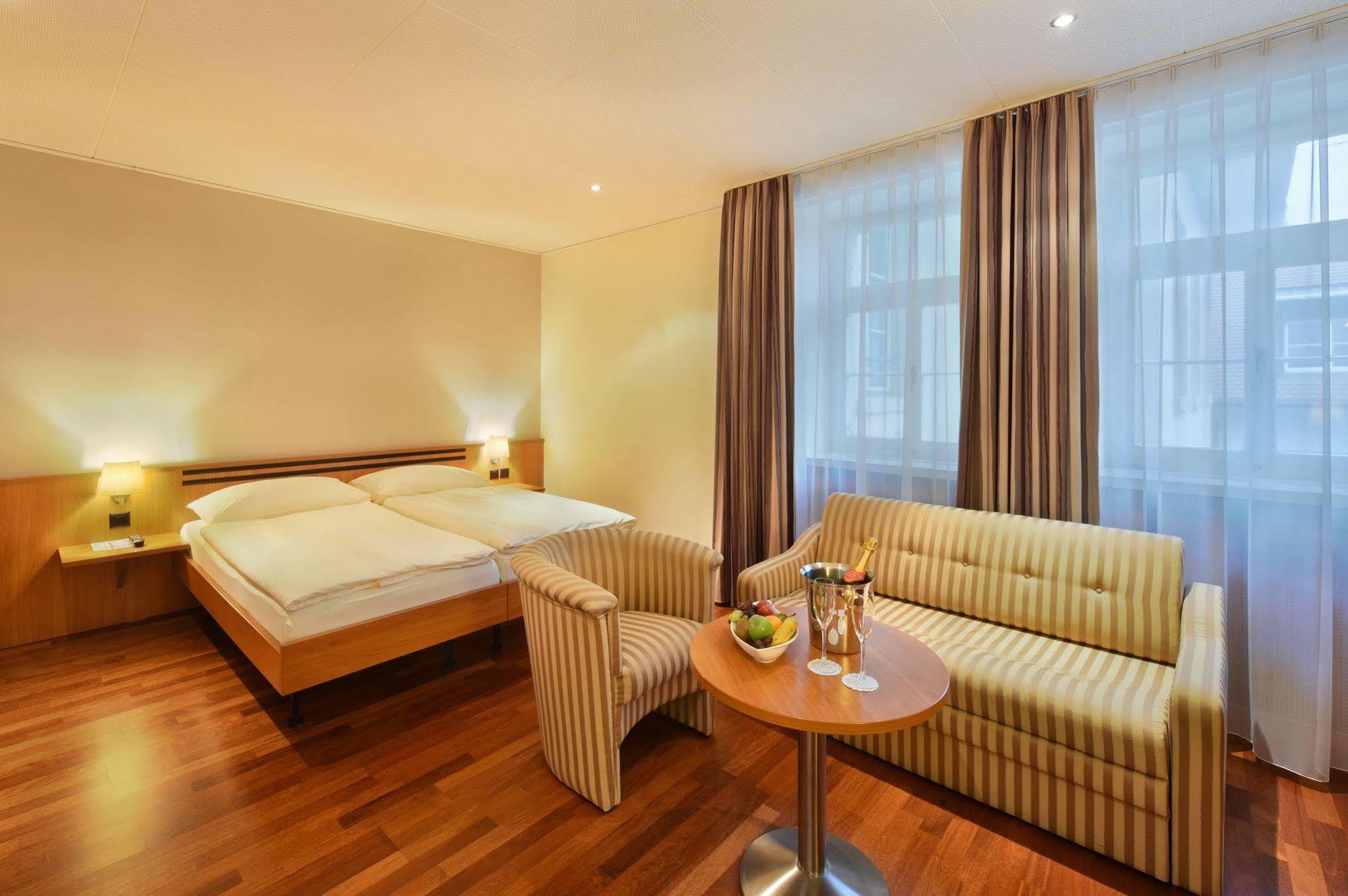 زوفينجن Apart Hotel Amadeo المظهر الخارجي الصورة